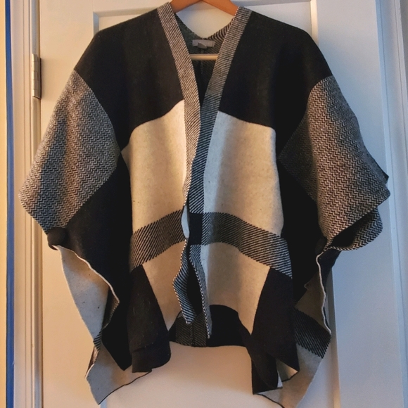 KENAR Cardigan - Picture 1 of 4